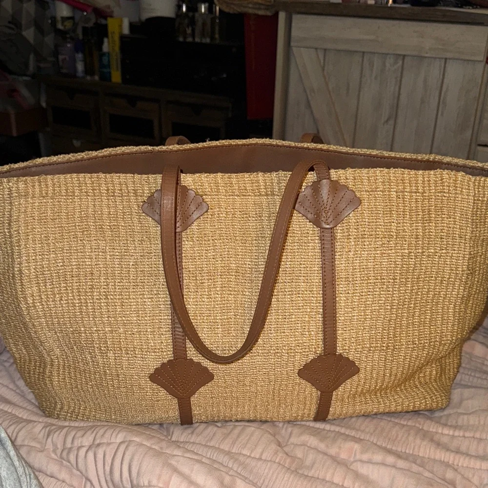 Chic Tan Woven Tote with Brown Accents - Picture 2 of 11